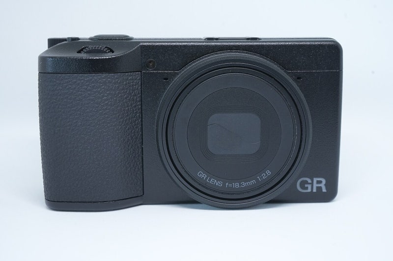 리코 GR IV vs 후지필름 X100VI, 200만원 전후 스냅카메라 하나만 산다면?