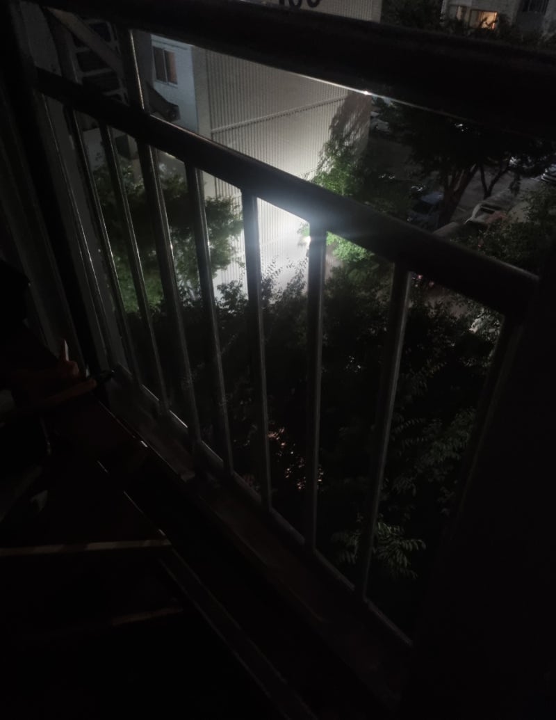베란다 담배빌런 찾았다.
