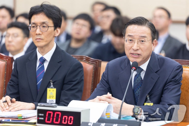 대검찰청 차장 검사 이정현 수원고검장 프로필 고향 학교 이력 검찰총장 직무대행 신임 새
