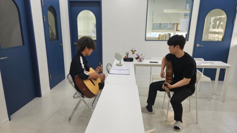 [동탄기타학원] 중학생 통기타, 독학으로 시작해도 괜찮을까요?