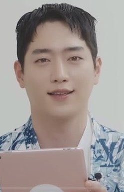 "살찐 얼굴천재 느낌은?" 서강준 과사 유일한 단점 치열? 프로필 나이 키