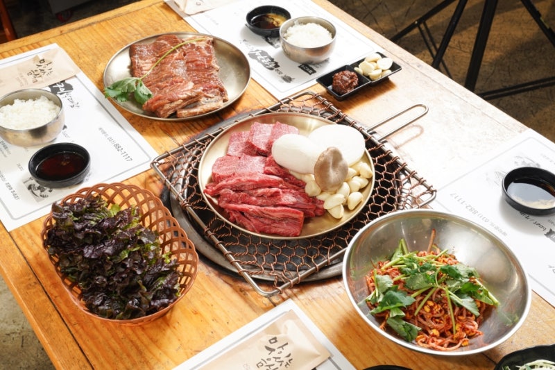 [박대감화로구이] 정성껏 초벌한 한우와 찰진 여주쌀밥