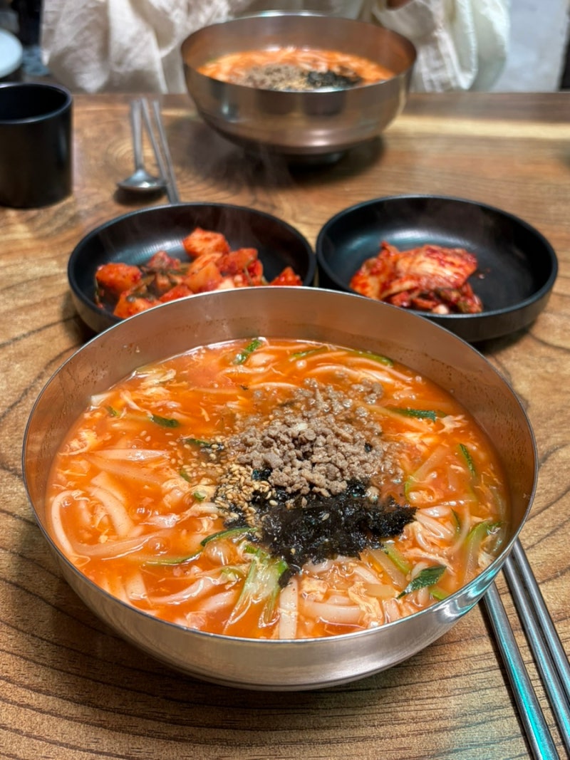 강릉 장칼국수 맛집 '벌집' 해장 칼국수