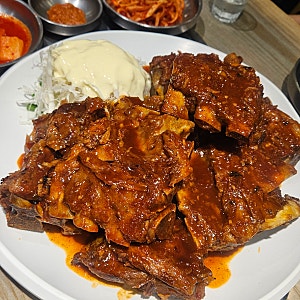 [서울 선릉] 찐 n번째 방문한 매운 뼈구이 맛집, 신동궁 감자탕 뼈숯불구이 선릉직영점 내돈....