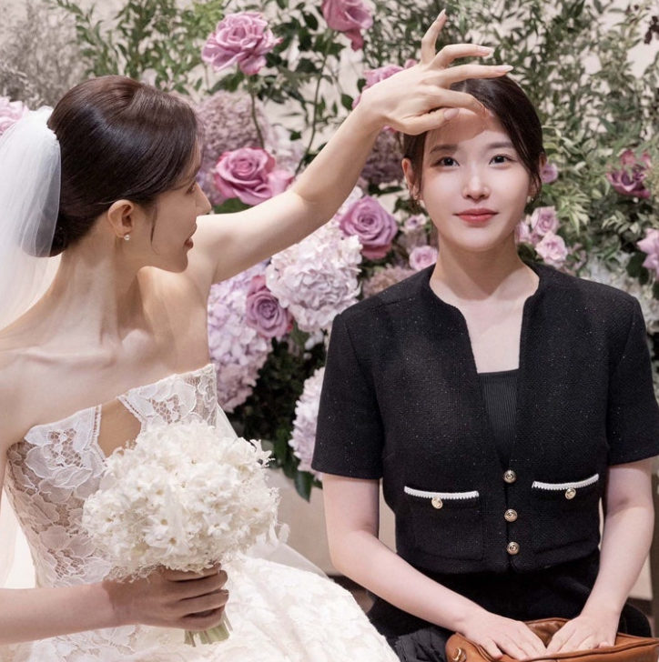 1장뿐인 사진으로 아직도 화제 되고 있는 아이유 하객룩 패션