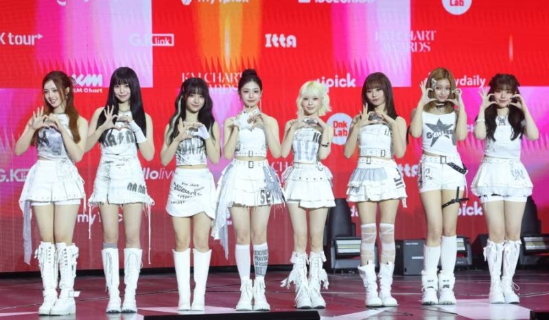 [공식] 유니스, 26일 전속계약 종료…“완전체 공식 활동 마무리” (전문)