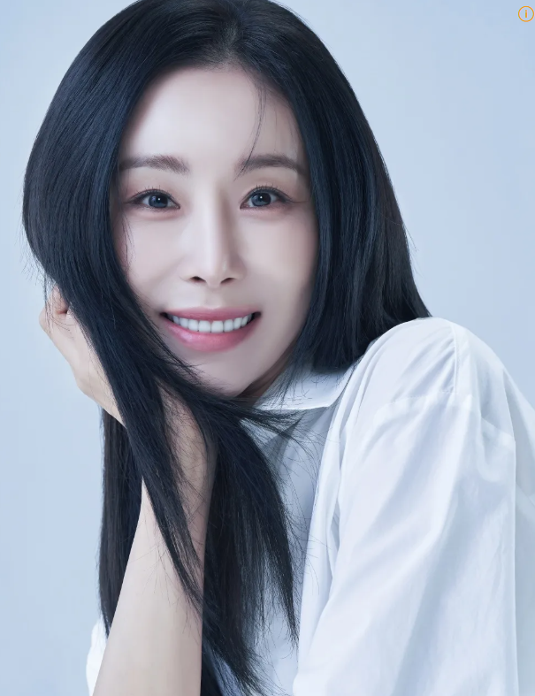 한다감 프로필, 근황, 이슈, 가족, 나이, 남편, 득남, 작품