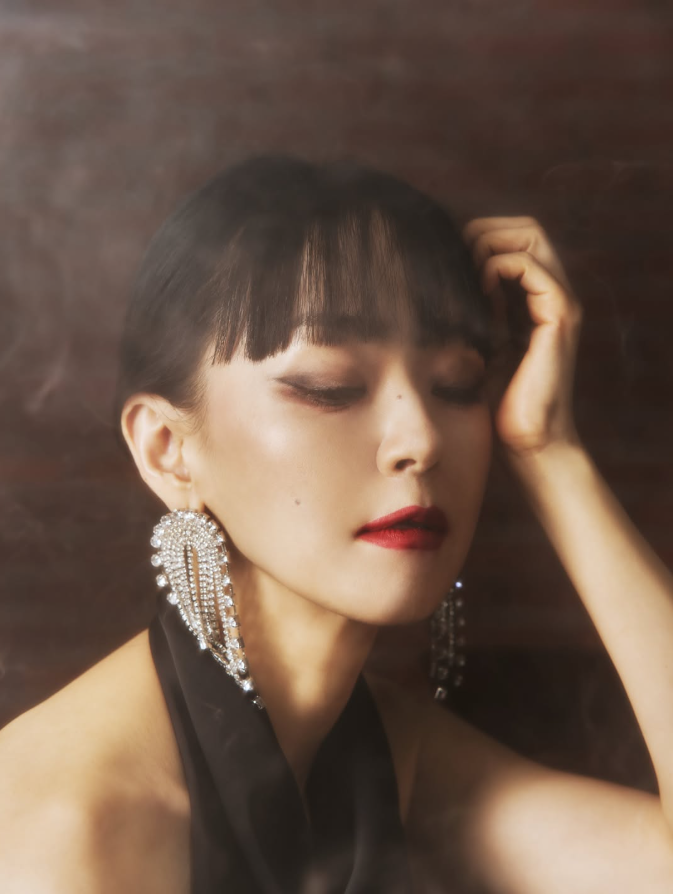29년간 자우림의 ‘독보적인 목소리’ 김윤아, 52세에 꺼낸 고백…“가족 모두 피해자였다” ....