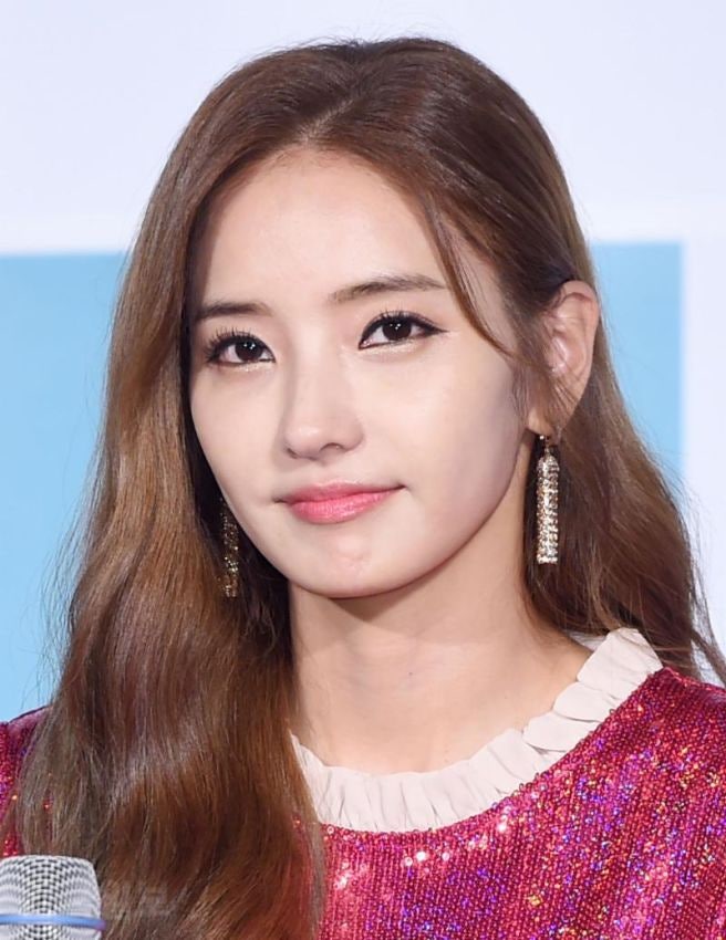 "순간 누군지 못 알아봤다…" 한채영 달라진 얼굴 근황, 성형설 vs 카메라 필터 논란의 진실