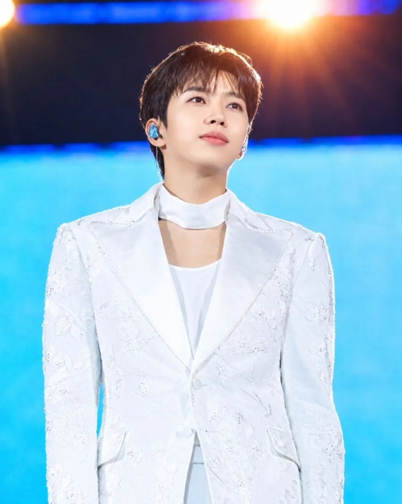 ✨ 임영웅의 'IM HERO 10' 스페셜 디지털 앨범, 7번째·8번째 100만 뷰 연속 경사! 'NEW YORK'과 '사랑....