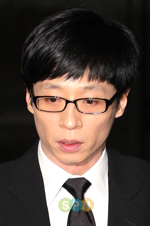 유재석 데뷔 35년만 첫 녹화 취소 중단 사태  건강 문제 ‘틈만나면’ 촬영 일정 미뤄
