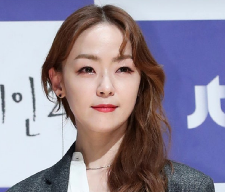 "생부를 증오하며 버텼다" 자우림 김윤아 잔혹한 성장기