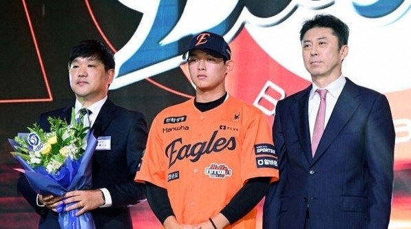 “ABS에 딱 맞는 커브” 한화 민주홍 지명에 손혁이 웃은 이유
