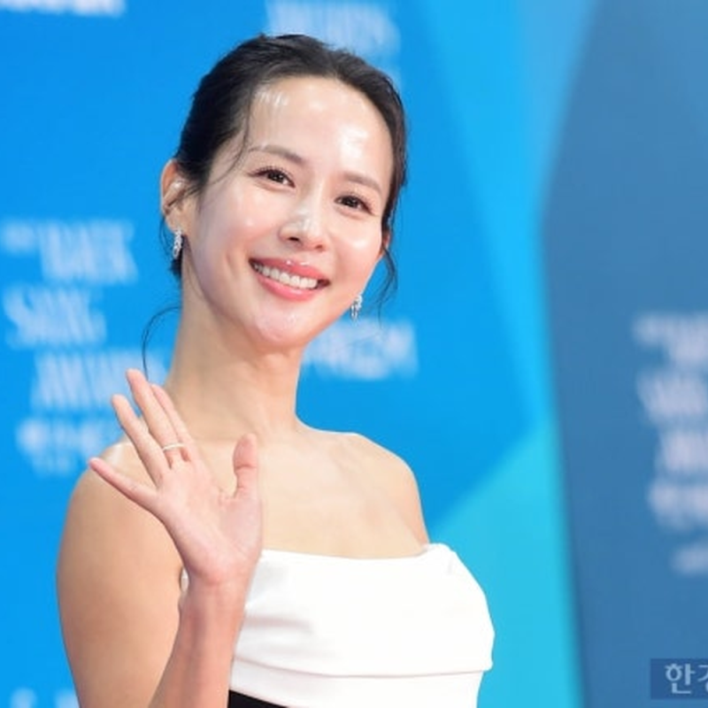 Jo Yeo-jeong's Film 'Possible Love' Premieres on the 23rd, How Does It Differ from Her Previous Work with Kim Hye-soo?