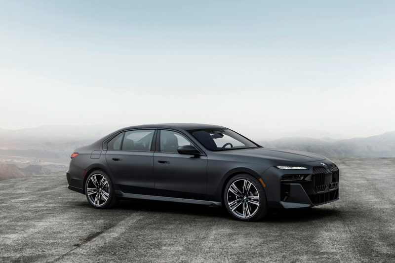 "이전 세대랑 완전히 다른데?" 2026 BMW 7시리즈 740i xDrive 세대 변화와 개선점 살펴보기