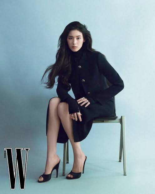 “그냥 심플한 옷인 줄…” 정은채가 입은 코트, 알고 보니 1000만원대 명품?
