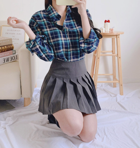 체크 남방이 이렇게 여성스러웠나? 30대 여성 가을 데이트 체크 셔츠로 허리선 살리는 코디