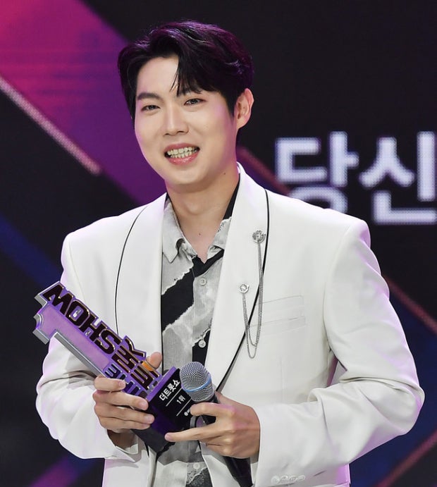 손태진 ‘더 트롯쇼’ 통산 6번째 명예의 전당 입성…“손샤인 덕분”