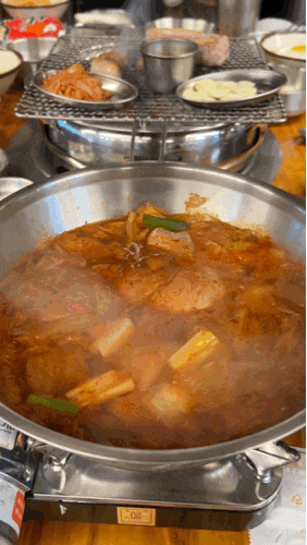 순천 조례동 도네김치찌개 참숯생삼겹살, 고기 시키면 김치찌개 주는 삼겹살집
