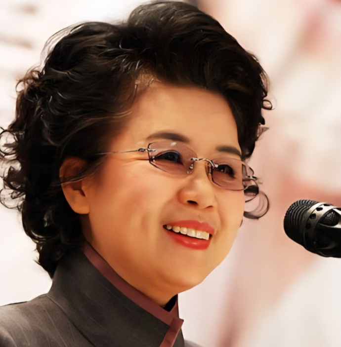 '54살 차 후배 저격?' 심수봉 프로필 본명 나이 고향 학력 자녀 이혼 남편 가족 종교