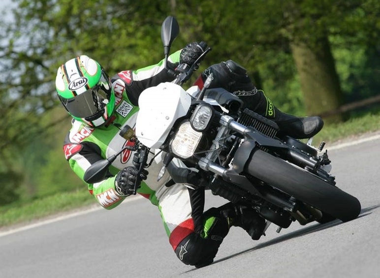 미들급바이크 네이키드바이크 BMW F800R F900R K1300R 주행 성능 차이