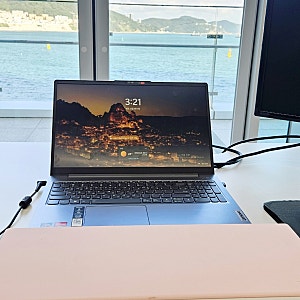 제닉스 실리콘 맥스 키보드 손목받침대