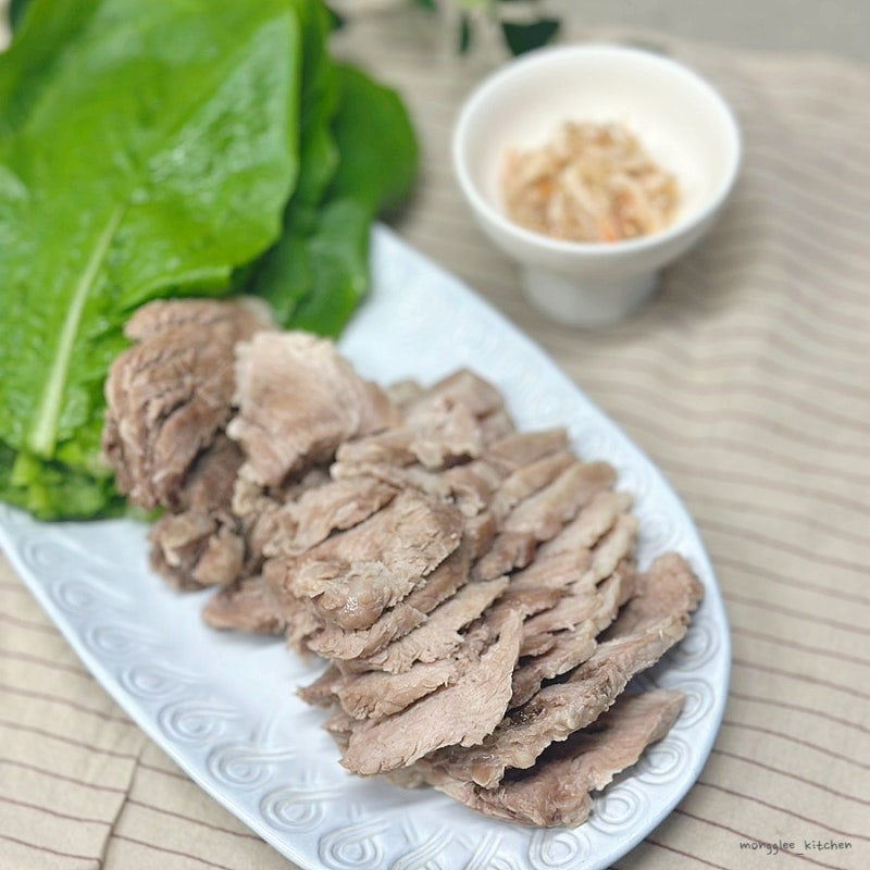 앞다리살 수육 삶는 법 돼지고기 요리 보쌈 레시피