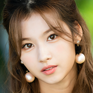 트와이스 사나, 볼수록 빠져든다~여전히 너무 예쁜 ‘사나의 매력’!
