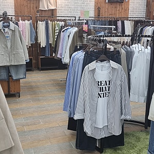 VEN AKE 퍼스트빌리지 둔포 반에이크 여성매장 1층