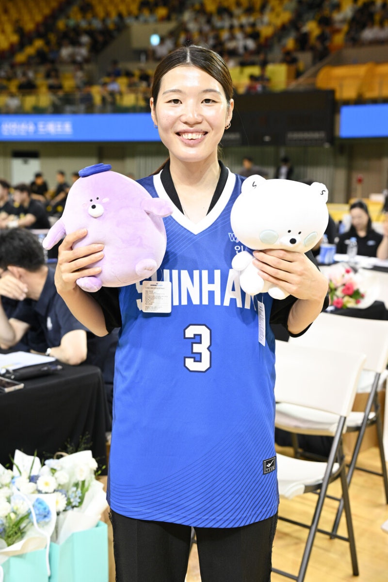 "일본 프로라도 벤치 선수인데.." WKBL 신한은행 전체 1순위로 28세 가네다 마나 지명...기대 부....