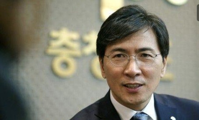 '안희정'피해 김씨 <b>충남도</b>에  <b>소송비</b>추심 포기호소...