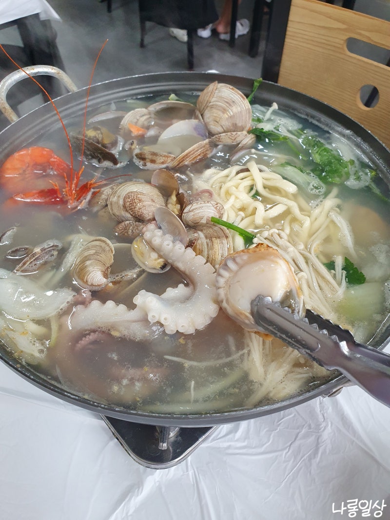 인천 영종도 예단포 선착장 맛집 태평양호 I 산낙지 해물 칼국수&고등어구이 주말 점심 내돈....
