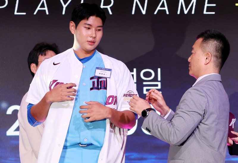 "45억 포기한 부산고 오타니" 하현승, 1순위 키움행...김도영·곽빈 넘본 18세 반전