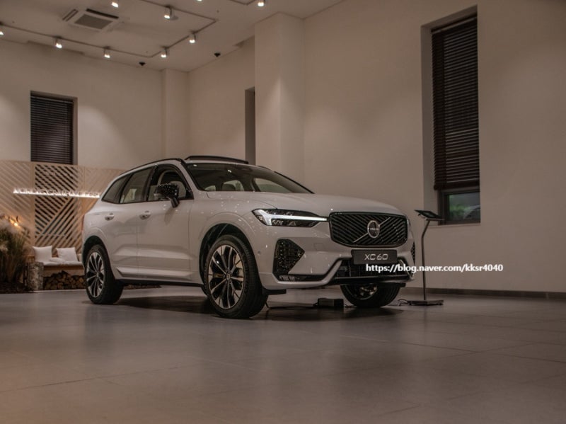 2026 볼보 XC60 리뷰, 미래를 향한 도전
