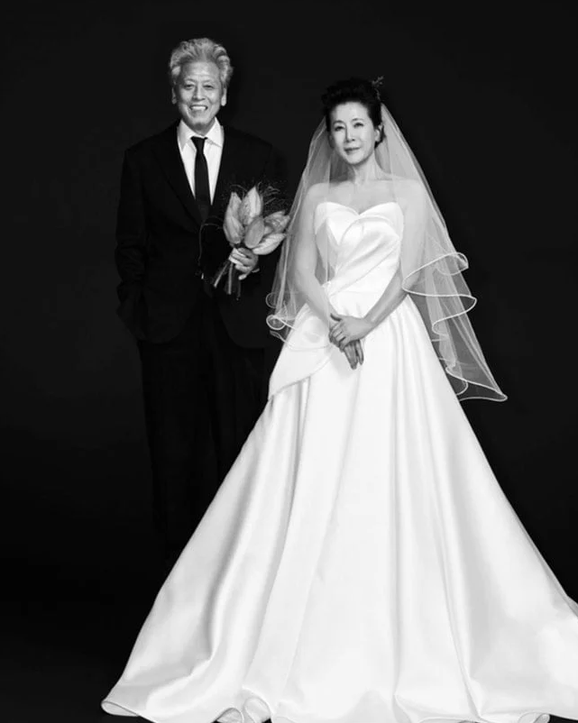 '25년째 사실혼' 정을영♥박정수, 74세에 웨딩드레스 입은 진짜 이유... "사랑하지 않을 수 없....