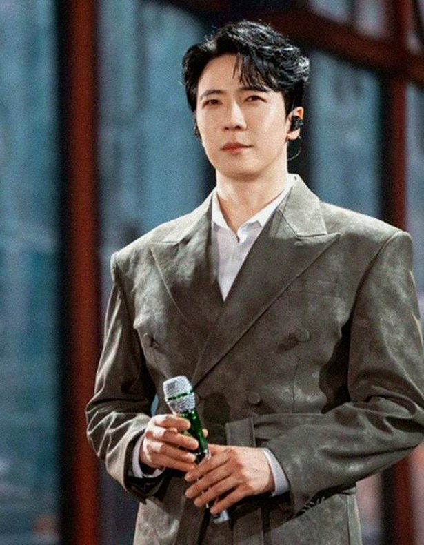 [뮤지컬 시카고]: 빌리 플린으로 돌아온 배우 에녹의 눈부신 근황