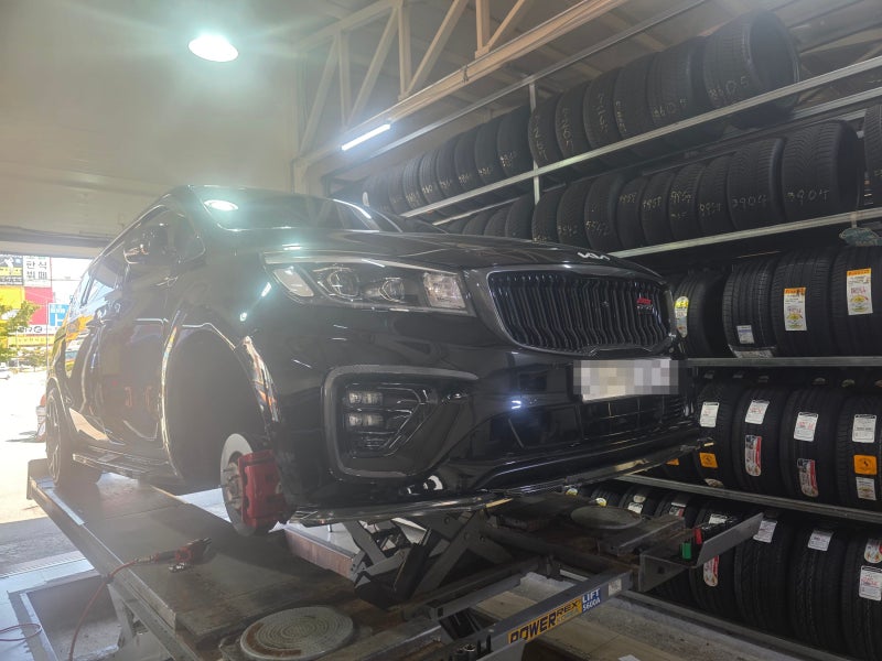 청주타이어 더뉴카니발 타이어 크랙·마모, 넥센 엔프리즈S 255/45R20 교체