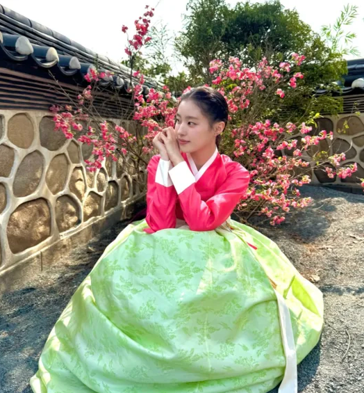 "이 신인 누구야?" 넷플릭스 스캔들 한선화 딸 소옥 역의 반전 정체