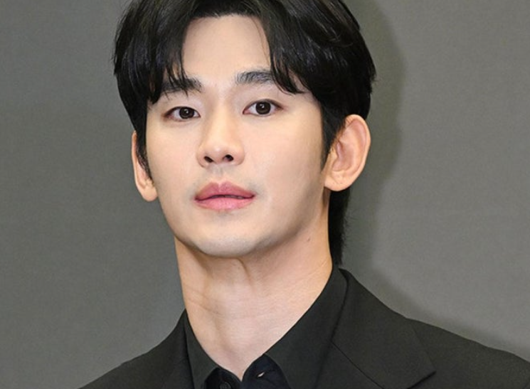 "His Face Has Changed So Much" Kim Soo-hyun Returns to Korea After 1.5 Years... His Gaunt Appearance