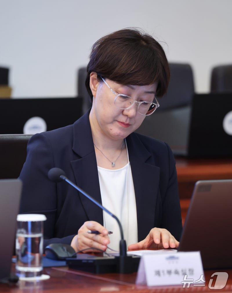 김현지 이름 왜 다시 나오나…강훈식 사의 뒤 인사 논란의 핵심