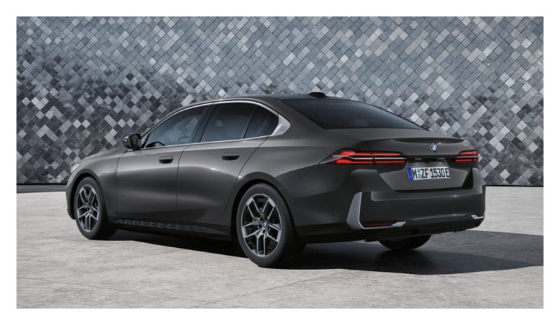 "520i 12.1km/L, 530i xDrive는 11.1km/L!" 2026 신형 BMW 5시리즈 풀체인지 연비 가격표 주행거리 제원표 ....