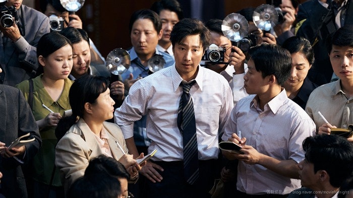 추석 영화 예매율 순위｜암살자(들) 30% 1위, 타짜·가능한 사랑·엔드게임 앙코르는?