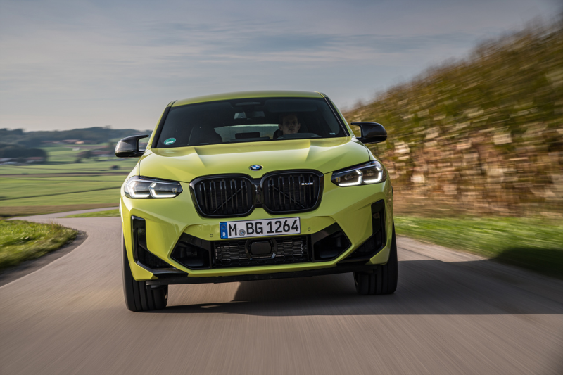"이전 세대랑 분위기가 아예 다르네" 2026년형 BMW X4 LCI 세대 변화와 핵심 개선점 확인