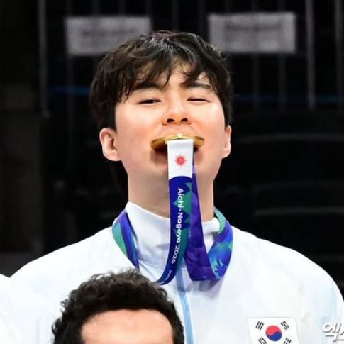 "죽여버리겠다"는 마음 12년 만의 금메달, 에이스 "이현중"의 대활약