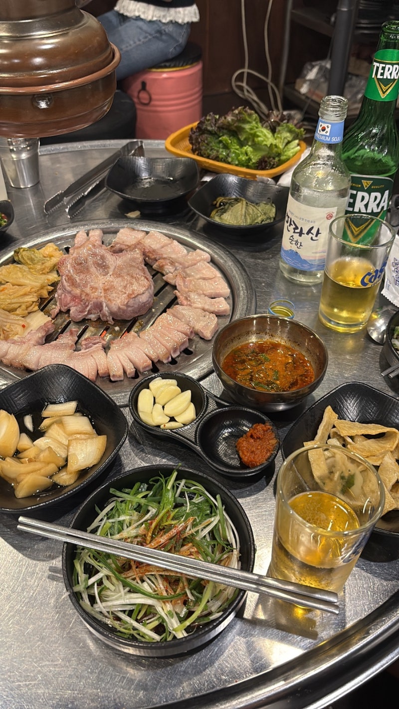 제주 함덕 흑돼지 맛집 깡촌흑돼지 함덕점 깡촌모듬 + 김치찌개 + 나박국수 먹어본 솔직후기