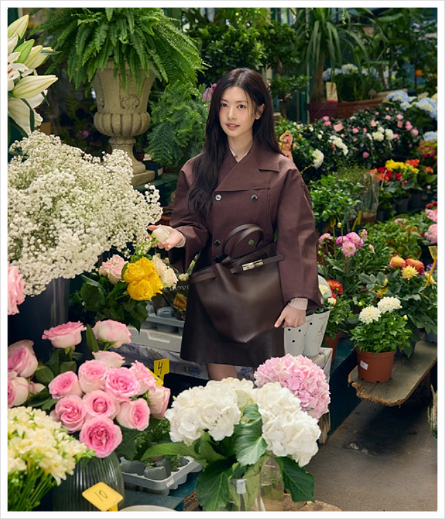 정소민이 들자 롱샴이 달라 보이네요, 올가을 이 가방 눈에 들어와요.