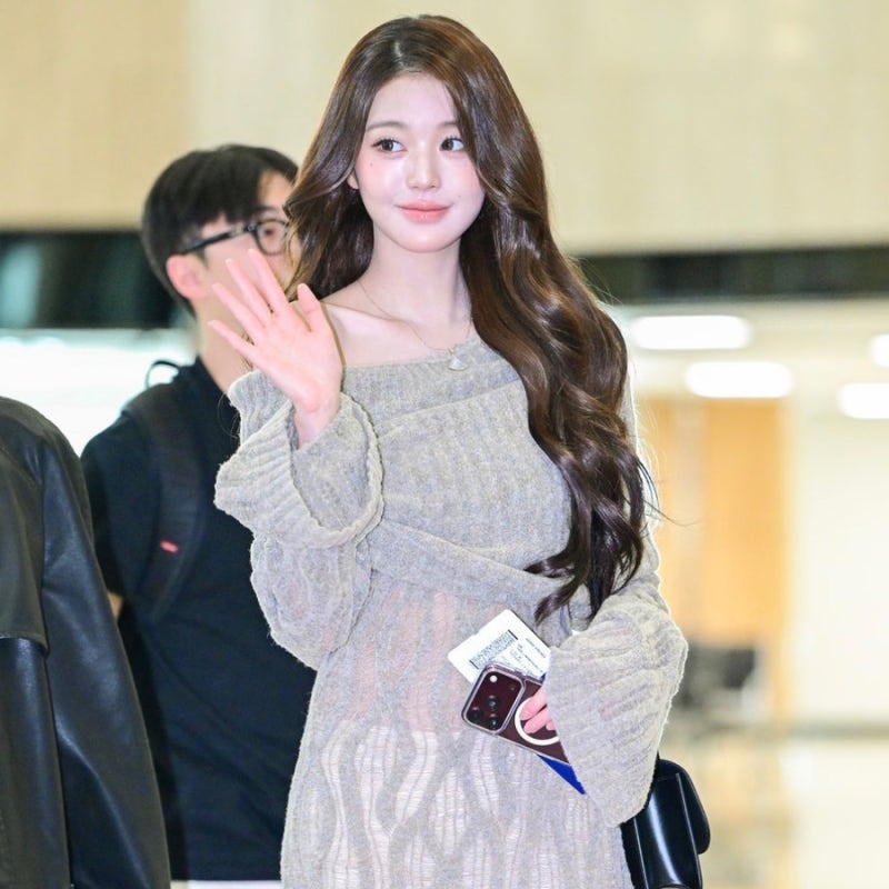 “니트 원피스 하나 걸쳤을 뿐인데..” 난리난 장원영 공항패션