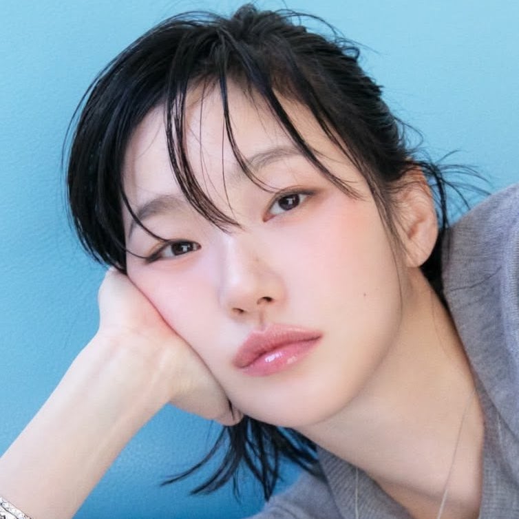 Summer Mute Celebrity Kim Go-eun's Makeup: Discover Blusher, Tint, and Eyeshadow