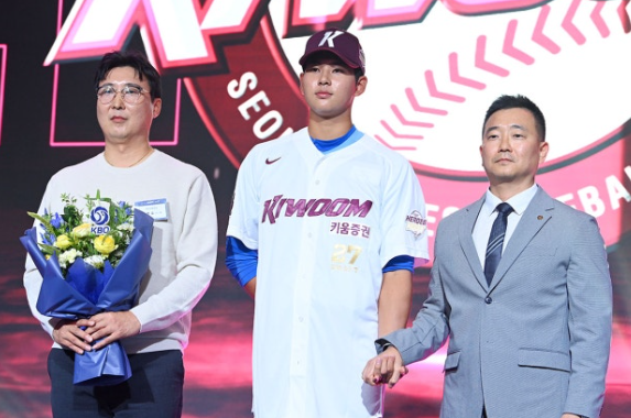 하현승 1순위 키움행, 40억 양키스 제안 거절한 이유…아버지 한마디가 더 놀라웠다