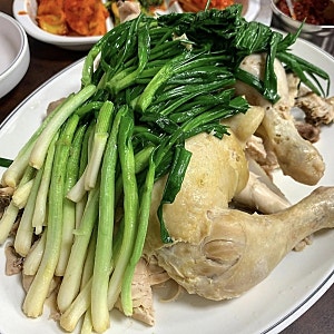 [약수역 맛집] 담백한 이북식 찜닭과 시원한 막국수, '만포막국수' 방문 후기